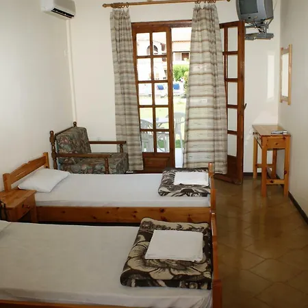 Kamari Apartmanhotel