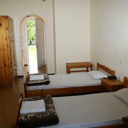 Kamari Apartmanhotel
